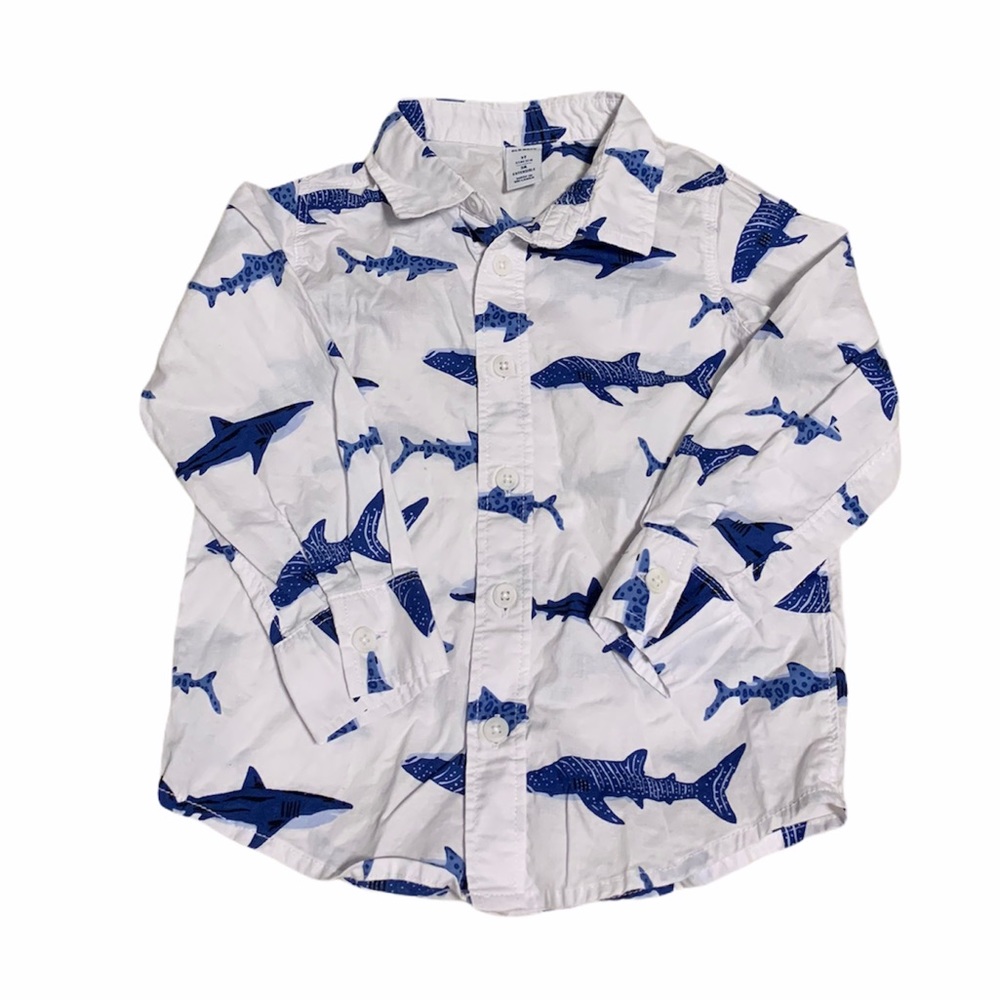 ✨2/$12✨Shark 3T Shirt